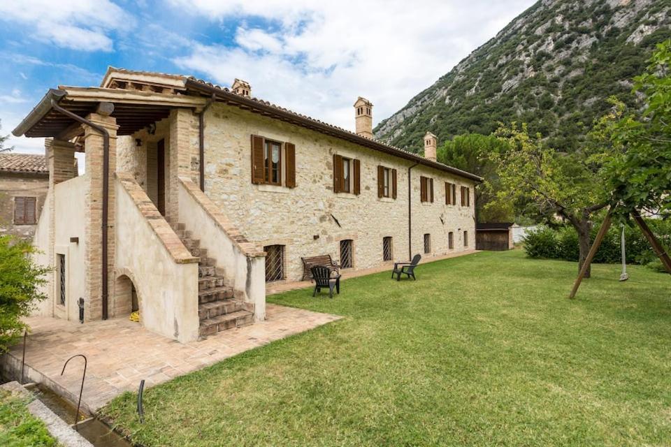 Casa Ridente Nella Valle Del Menotre Con Giardino Pale 外观 照片
